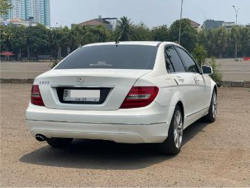 Mercedes benz c class 2014 jual mercy c200 at putih 2014 murah Mercedes benz c class 2014 jual mercy c200 at putih 2014 murah