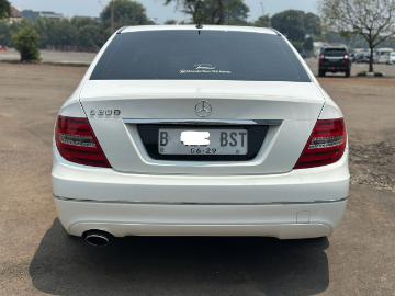 Mercedes benz c class 2014 mercedes benz c200 2014 at putih banting harga murah Mercedes benz c class 2014 mercedes benz c200 2014 at putih banting harga murah