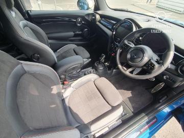 Mini hatch 2024 petrol mini hatch 3 door cooper sport Mini hatch 2024 petrol mini hatch 3 door cooper sport