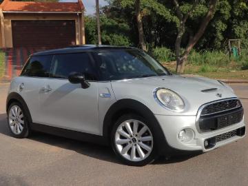 Mini john cooper works petrol mini cooper Mini john cooper works petrol mini cooper