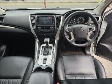 Mitsubishi pajero sport 2018 mitsubishi pajero dakar 2 4 diesel at matic 2018 putih km 75r... Mitsubishi pajero sport 2018 mitsubishi pajero dakar 2 4 diesel at matic 2018 putih km 75r...