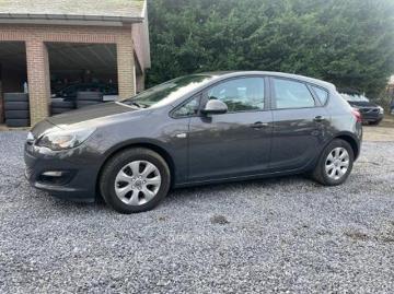 Opel astra 2015 diesel opel astra 1 6 diesel euro 6 bluetooth start rijdt goed Opel astra 2015 diesel opel astra 1 6 diesel euro 6 bluetooth start rijdt goed