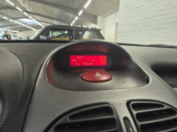 Peugeot 206 2005 benzin peugeot 206 1 6 s16 110hk 3d Peugeot 206 2005 benzin peugeot 206 1 6 s16 110hk 3d