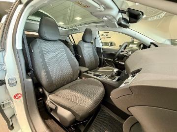 Peugeot 308 2016 bensin peugeot 308 1 2 130 aut nav style pano backkamera mwu992 Peugeot 308 2016 bensin peugeot 308 1 2 130 aut nav style pano backkamera mwu992