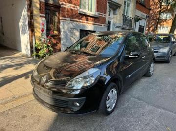Renault clio essence renault clio 1 2i benzine model 2008 2pro urgent Renault clio essence renault clio 1 2i benzine model 2008 2pro urgent