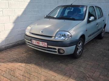 Renault clio essence renault clio