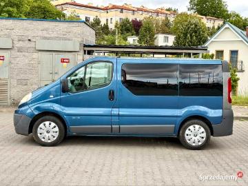 Renault trafic 2008 diesel renault traffic 9 osobowy Renault trafic 2008 diesel renault traffic 9 osobowy