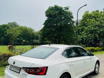 Skoda superb 2019 petrol 2019 skoda superb lk 1 8 tsi at