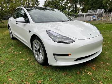 Tesla model 3 2022 gasoline 2022 tesla model 3 sedan white Tesla model 3 2022 gasoline 2022 tesla model 3 sedan white