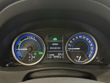 Toyota auris 2015 hybrid el bensin toyota auris hybrid e Toyota auris 2015 hybrid el bensin toyota auris hybrid e