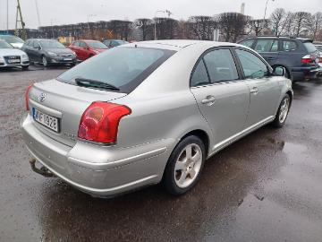Toyota avensis 2004 bensin toyota avensis liftback 2 0 d
