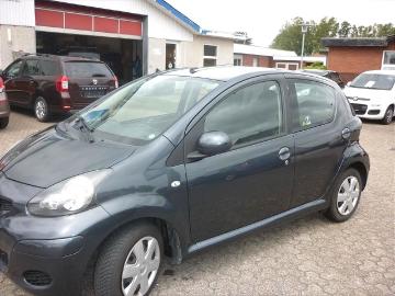 Toyota aygo 2012 benzin toyota aygo 1 0 vsc 68hk 5d