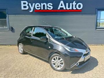 Toyota aygo 2015 benzin toyota aygo 1 0 vvt i x black ii Toyota aygo 2015 benzin toyota aygo 1 0 vvt i x black ii
