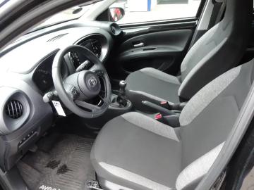 Toyota aygo 2022 benzin toyota aygo x 1 0 air envy