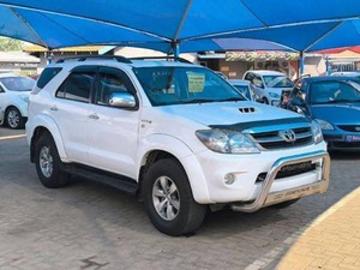 Toyota fortuner 2010 diesel toyota fortuner 2010 automatic 3 litres Toyota fortuner 2010 diesel toyota fortuner 2010 automatic 3 litres