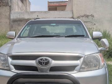 Toyota hilux 2011 diesel toyota hilux double cabin 4 Toyota hilux 2011 diesel toyota hilux double cabin 4