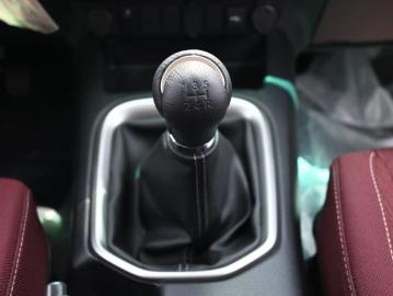 Toyota hilux 2025 gasoline toyota hilux gls 2 7l 4wd sr5 2 7l petrol manual transmission 4wd