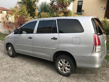Toyota innova selling silver toyota innova 2009 automatic gasoline