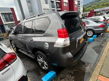 Toyota land cruiser 2013 diesel vendo camioneta Toyota land cruiser 2013 diesel vendo camioneta
