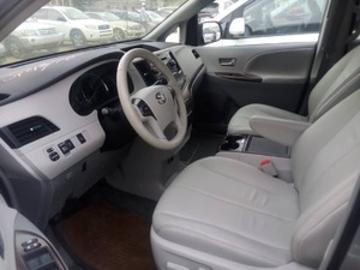 Toyota sienna 2013 toyota sienna 2013 automatic