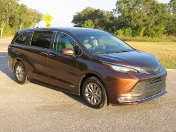 Toyota sienna xle 2021 hybrid 2021 toyota sienna xle awd 2 5l sunset bronze