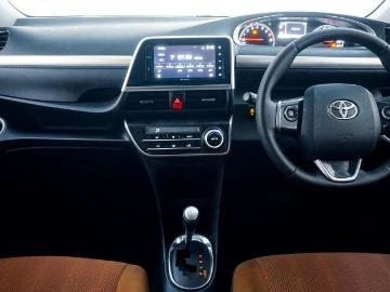 Toyota sienta 2018 jual toyota sienta q cvt 2018 orange kilometer 39rb Toyota sienta 2018 jual toyota sienta q cvt 2018 orange kilometer 39rb