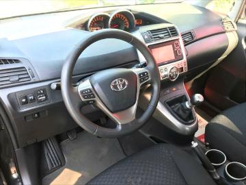 Toyota verso 2010 benzin toyota verso t2 7prs