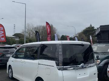 Toyota voxy 2016 hybrid 2016 toyota voxy station wagon automatic Toyota voxy 2016 hybrid 2016 toyota voxy station wagon automatic
