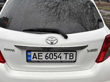 Toyota yaris 2013 toyota yaris 2013