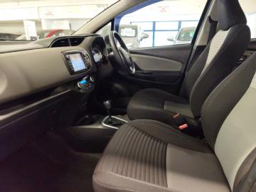 Toyota yaris 2018 hybrid toyota yaris hybrid 5dr luna Toyota yaris 2018 hybrid toyota yaris hybrid 5dr luna