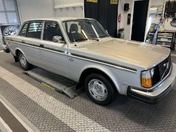 Volvo 244 1977 essence volvo 244 gl aut jubileum Volvo 244 1977 essence volvo 244 gl aut jubileum