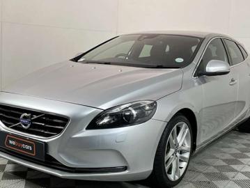 Volvo v40 2016 volvo v40 t3 momentum auto 2016 Volvo v40 2016 volvo v40 t3 momentum auto 2016