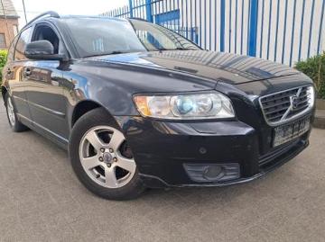 Volvo v50 2010 diesel volvo v501600cc dieselfull optiongps xenon Volvo v50 2010 diesel volvo v501600cc dieselfull optiongps xenon