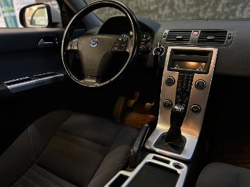 Volvo v50 2011 diesel volvo v50 d2 momentum euro 5 cyd203