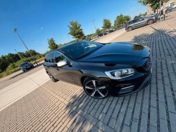 Volvo v60 volvo v60 2 0 d2 kinetic r design 122017 Volvo v60 volvo v60 2 0 d2 kinetic r design 122017