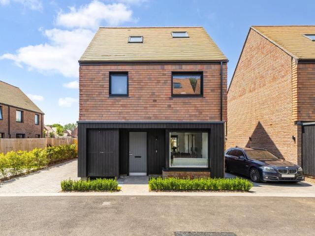 House for rent in Fole, Surrey