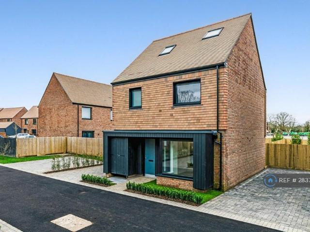 House for rent in Fole, Surrey