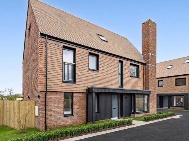 House for rent in Fole, Surrey