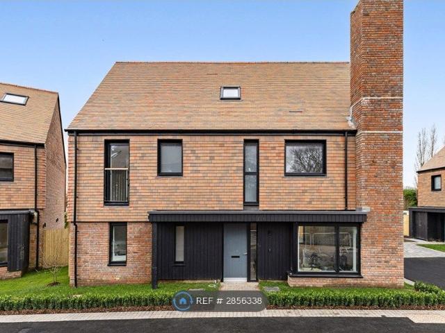 House for rent in Fole, Surrey