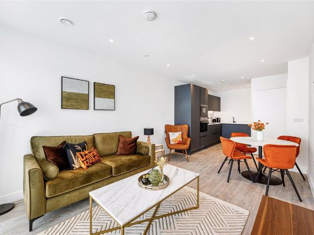 House for rent in London Borough of Hounslow, Strand
