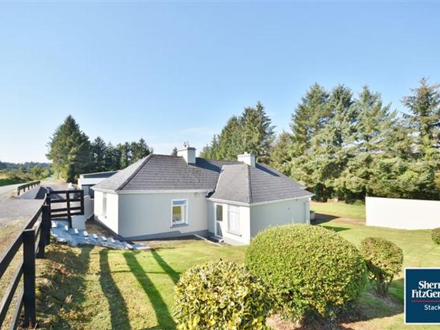 Farm for sale in Knocknagashel