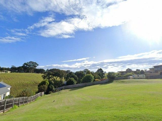 Land for sale in Lakes Entrance, Victoria