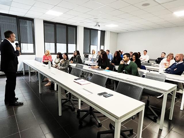Ufficio in affitto a Municipio 9, Milano