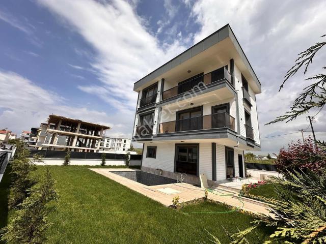 Yeniçiftlik Mahallesi, Marmaraereğlisi içerisinde satılık Villa