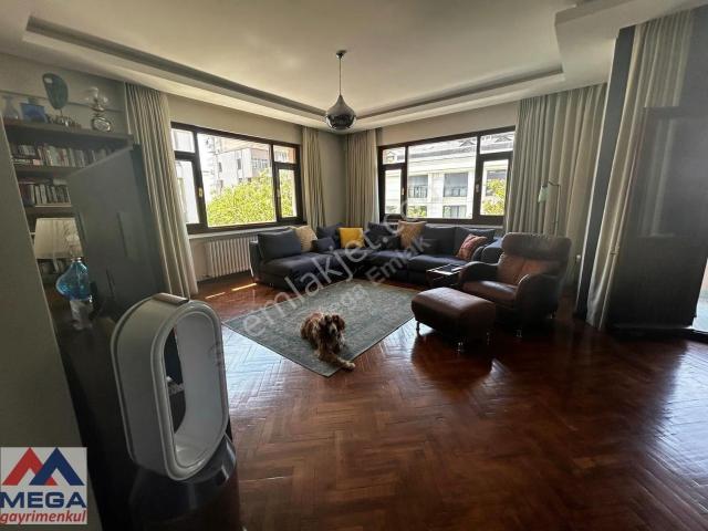 Kadiköy, İstanbul içerisinde satılık mülk