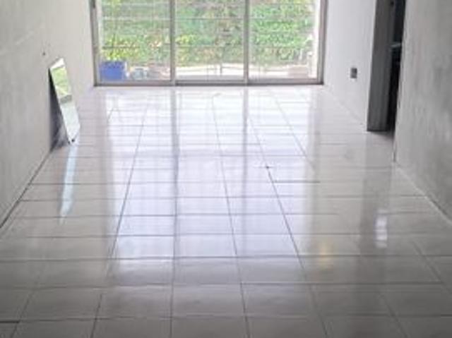Condominium for sale in Taman Bukit Serdang Seksyen 8, Majlis Bandaraya Subang Jaya