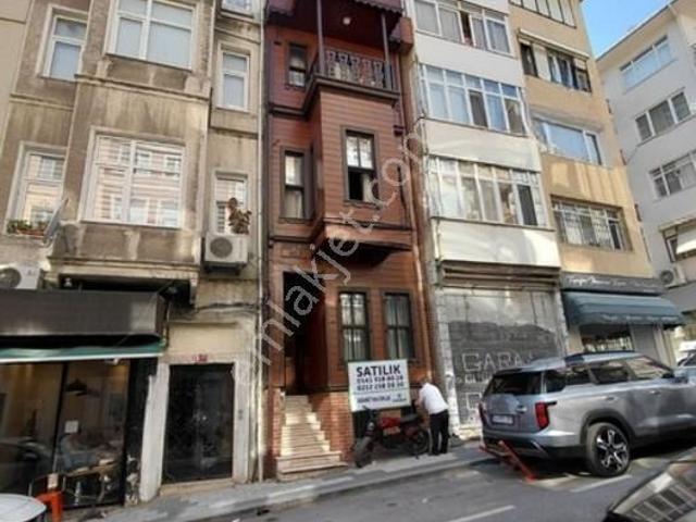 Türkali Mahallesi, Beşiktaş içerisinde satılık Bina