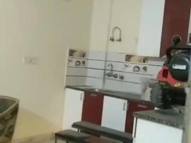 Property for rent in Deri