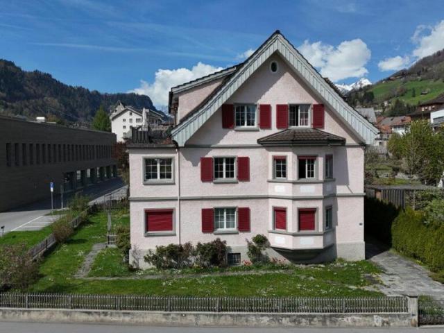 Mehrfamilienhaus kaufen in Ilanz, Graubünden