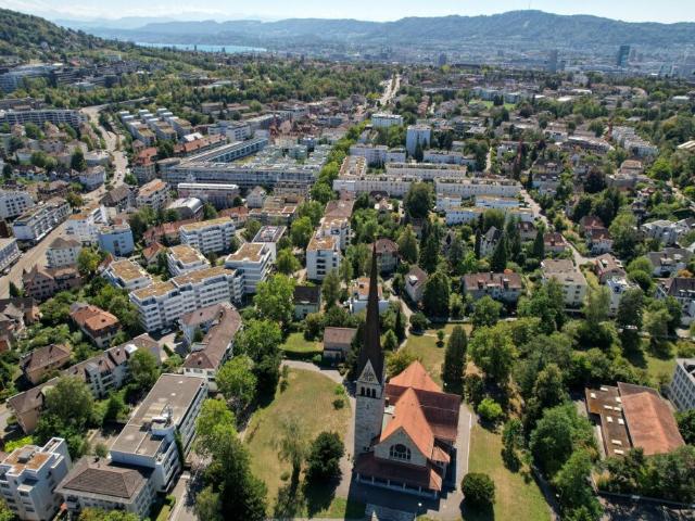 Mehrfamilienhaus kaufen in Einigen, Zürich